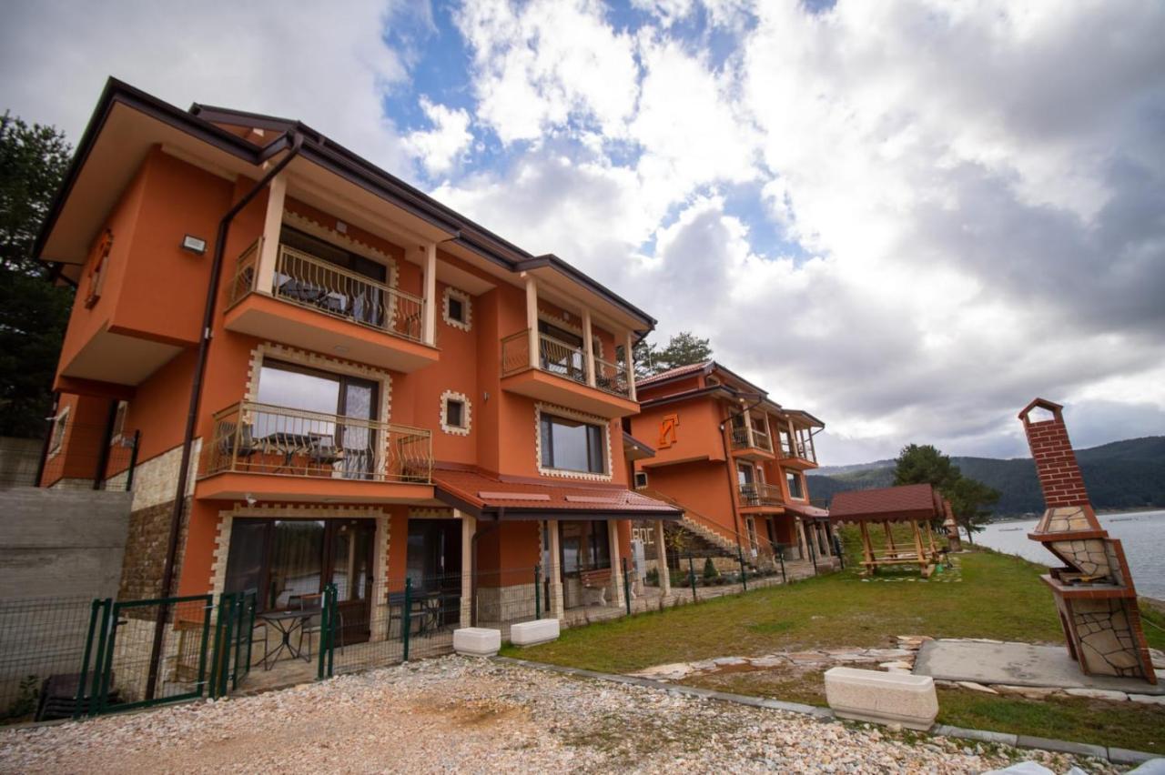 Къщи За Гости Иварос - Доспат Dospat Exterior photo